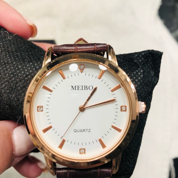 Meibo Watch with leather straps - Picture 2 of 7